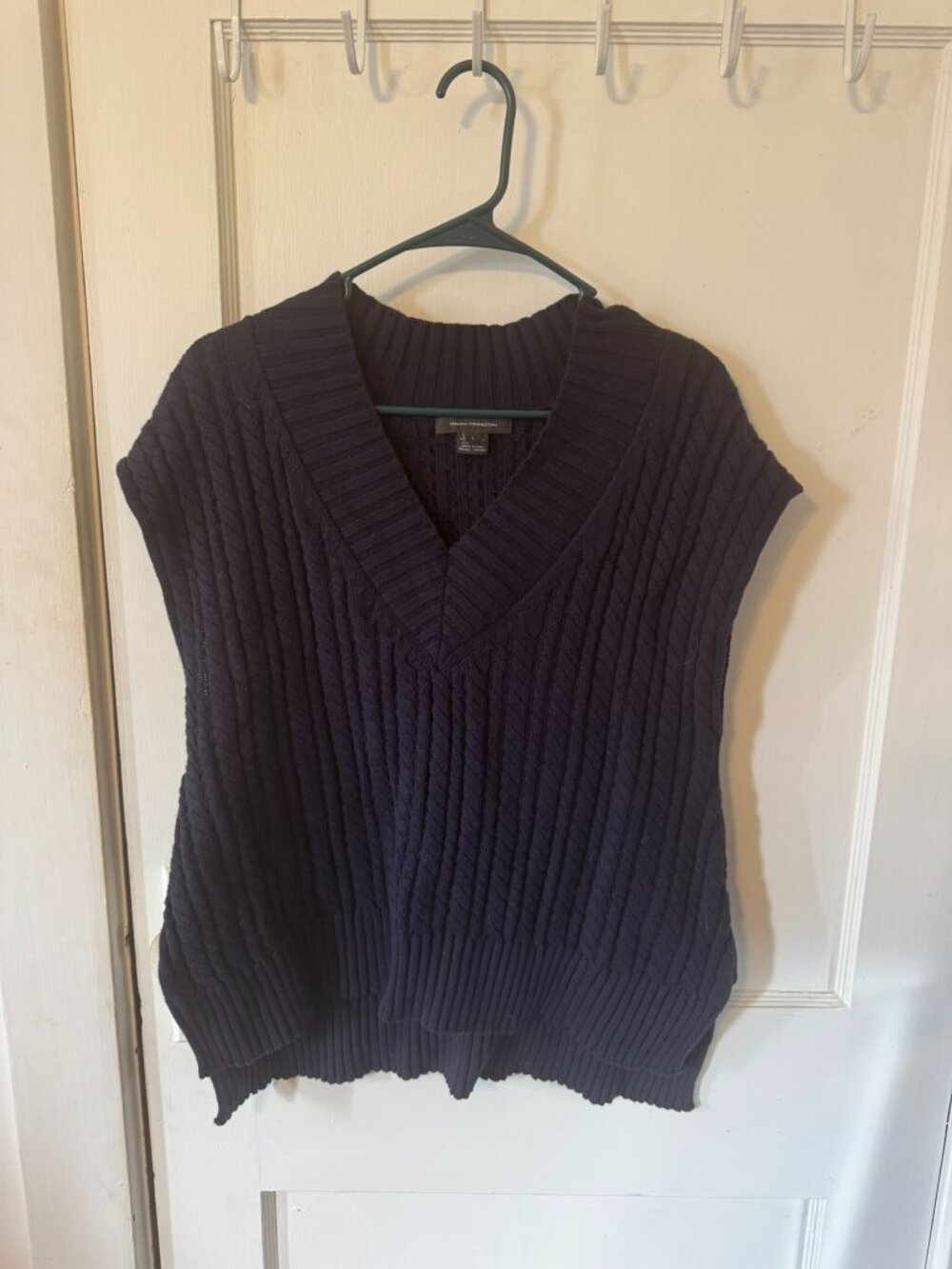 Navy Cable Knit French Connection V-neck Cap Sleeve Sweater Vest. Size Large.